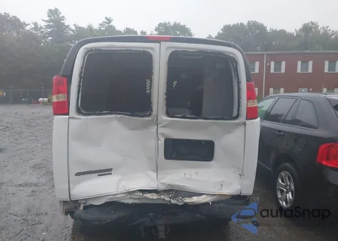 2013 Chevrolet Express 2500 Work Van z USA, uszkodzony, nr VIN 1GCWGFCAXD1191763